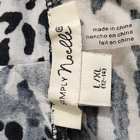 Simply Noelle Tee Shirt Knit Animal Print Hoodie Sheer Detail Trim 12/14 Lg/XL - Picture 8 of 12